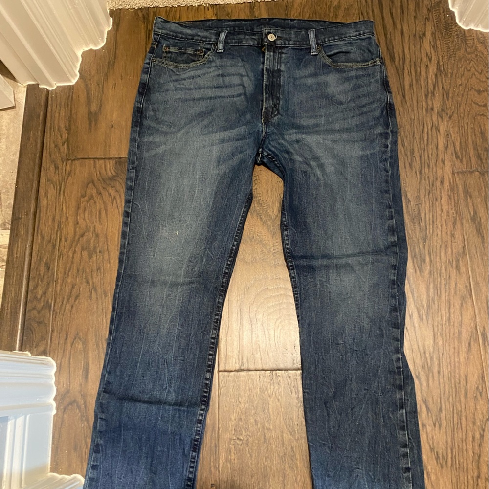 Levi’s Dark Blue distressed 42x32 510
